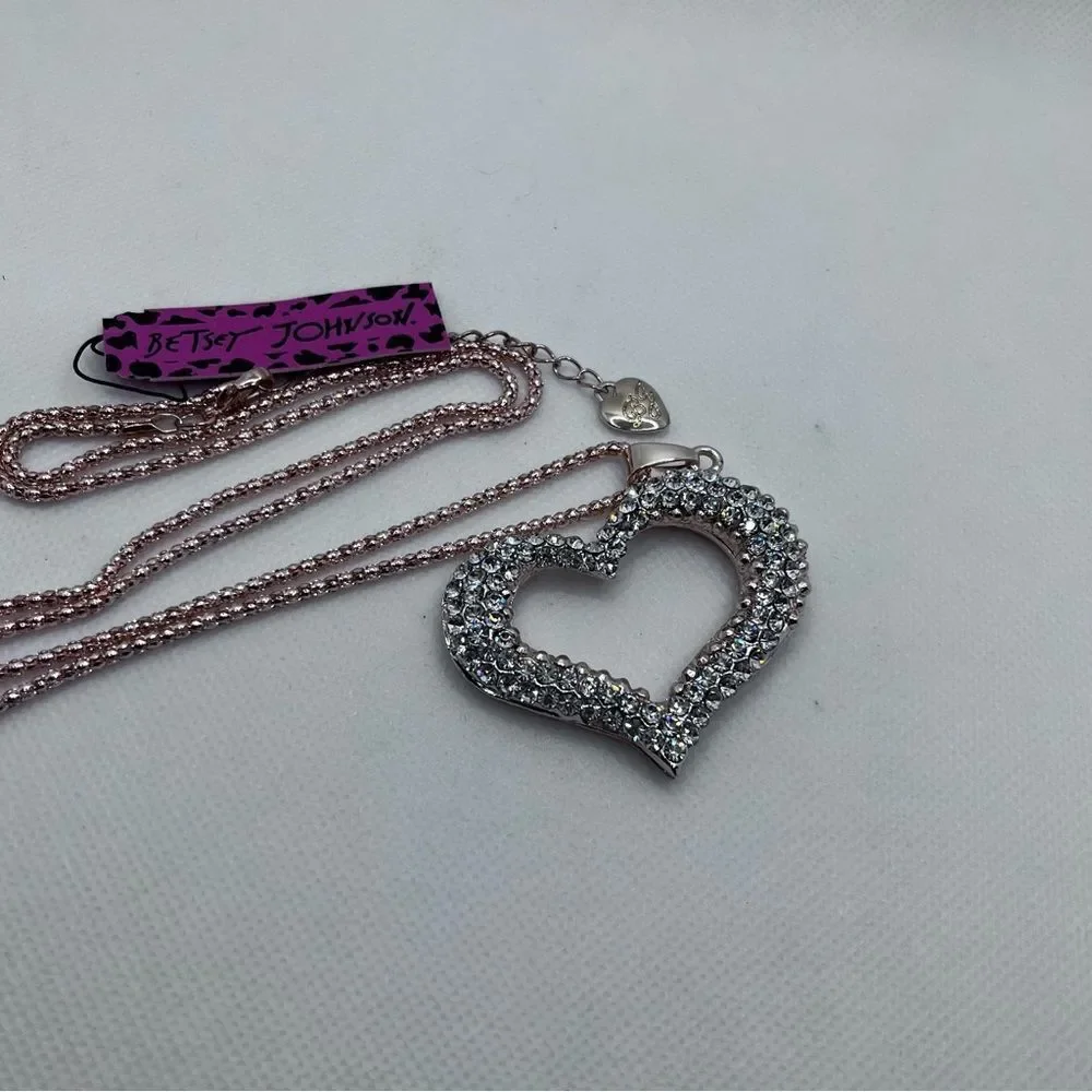 NECKLACE! Betsey Johnson Crystal Heart Pendant w/ “Rosegold” chain BNWT - Picture 5 of 8